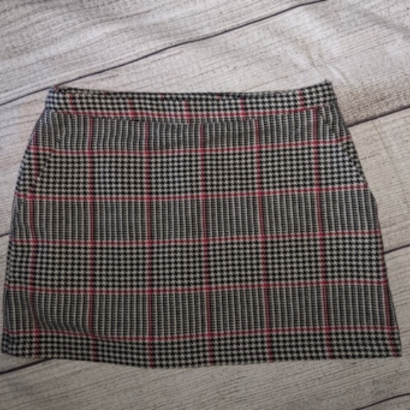 Forever 21 Plaid Skort - Picture 5 of 5